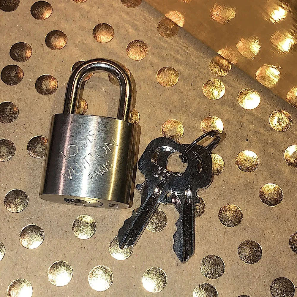 LOUIS VUITTON NIB Silver Lock 2-Key Brushed Palladium Made In France RARE #321